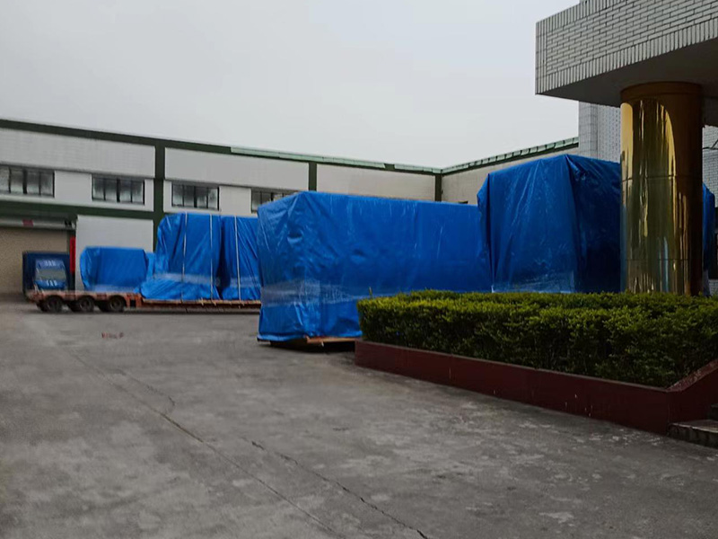 東莞某(mǒu)公司重型(xing)設備防雨(yu)真空木箱(xiāng)