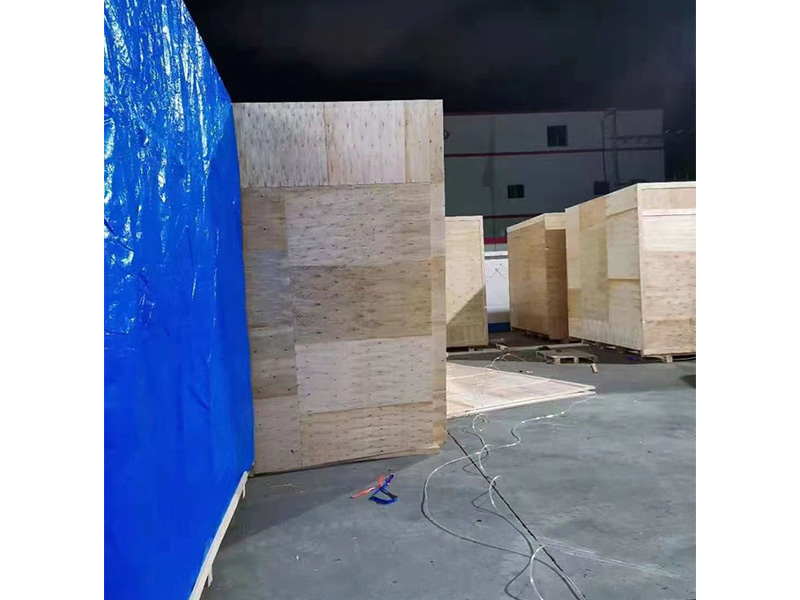 中山某公司真(zhēn)空防雨木箱